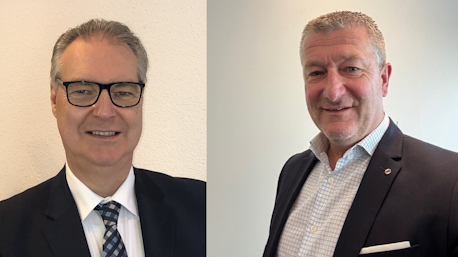 Frank Deneweth, managing director Brother Belgium, geeft fakkel door
